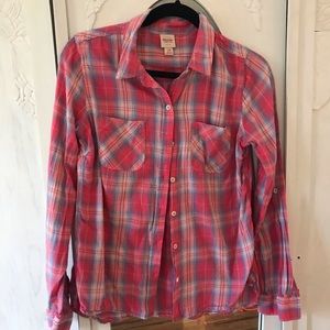 Mossimo lightweight button down shirt
